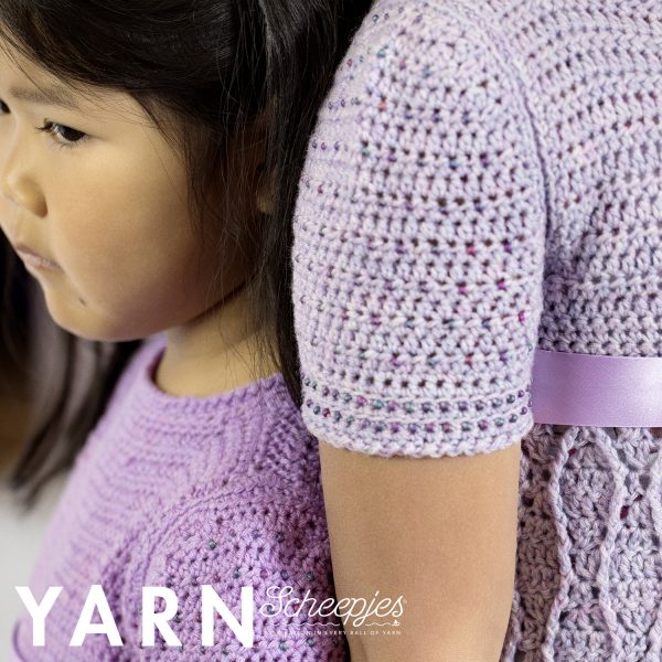 SCHEEPJES MAGASIN YARN 10 – THE COLOUR ISSUE